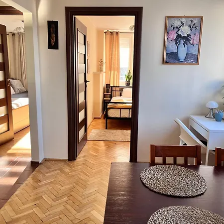 Ohmyhome-plac Zawiszy * Varsovie