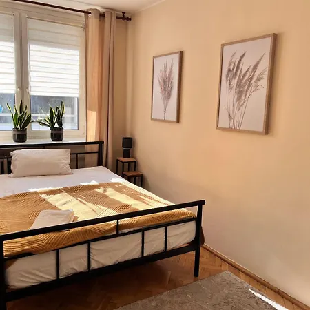 Apartment Ohmyhome-plac Zawiszy *
